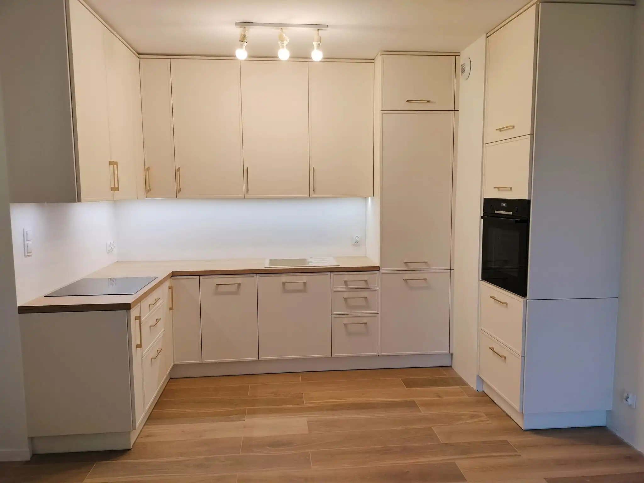 490403444_1216996647100799_5828065784660411860_n